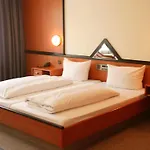 세네터 호텔 3*