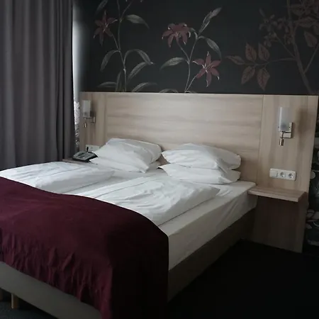 Hotel Senator