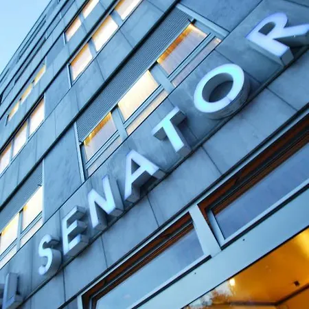 Senator 3*