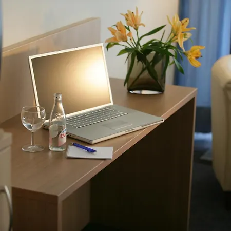 Hotel Senator 3*