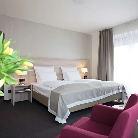 Senator 3* Munich